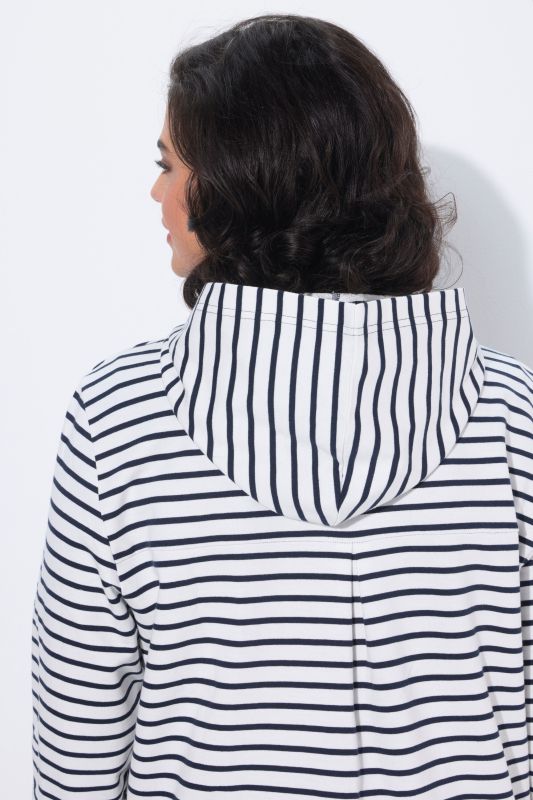 Суитчър с райета и качулка