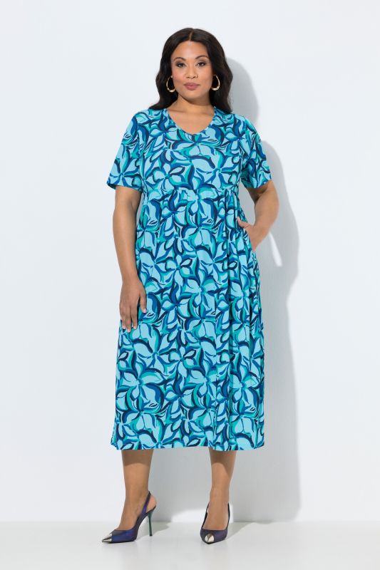 Рокля с флорални мотиви