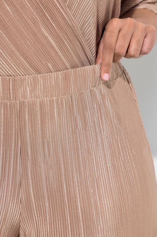 Панталон плисиран с еластична талия