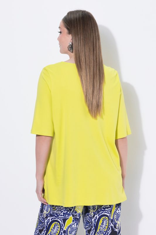 Тениска с квадратно деколте и бляскави акценти