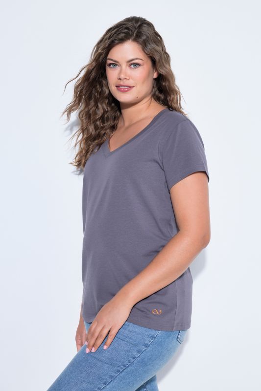 Тениска с V - образно деколте