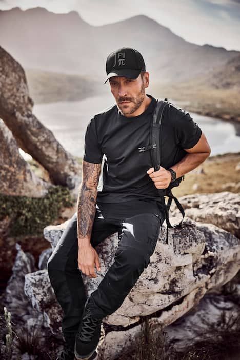 Тениска спортна с кръгло деколте