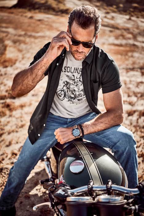 Тениска с принт и винтидж визия