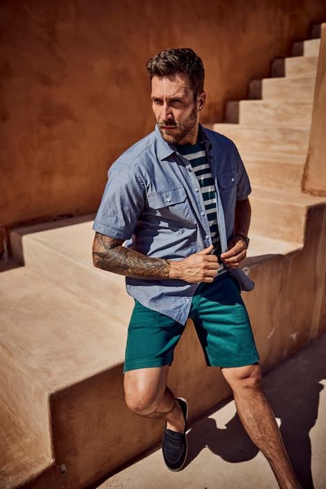 Риза с джобове на гърдите