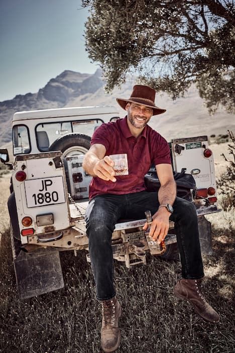 Блуза с принт и яка