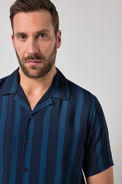 Риза с райета и яка