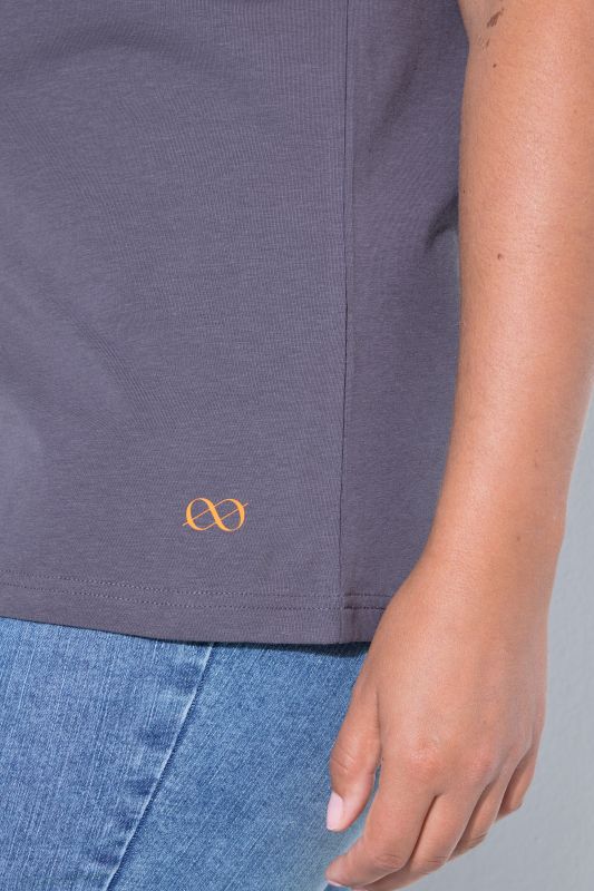 Тениска с V - образно деколте