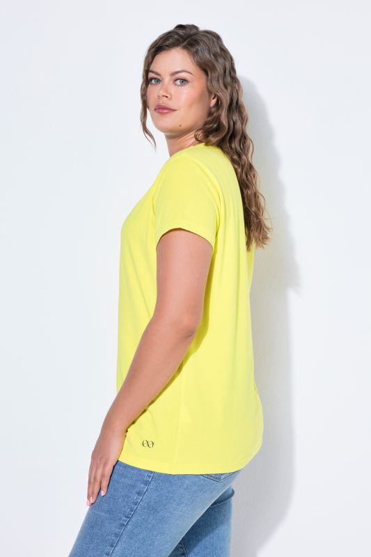 Тениска с V - образно деколте