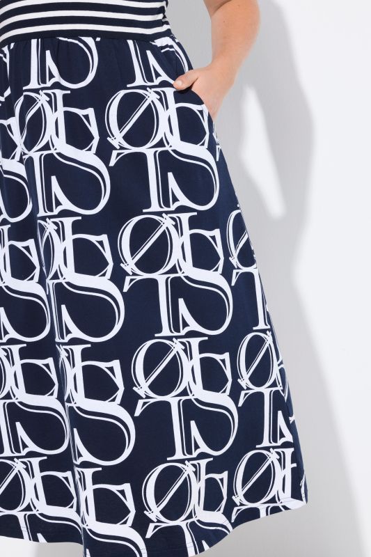 Рокля с райета и принт