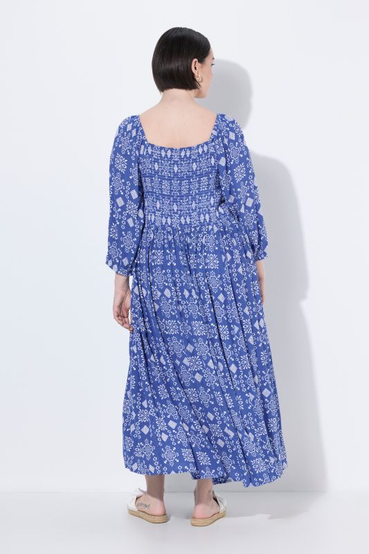 Midi A-line dress with square neckline and 3/4 sleeves