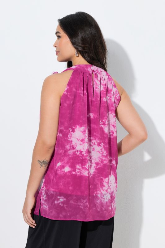 Batik Print Sleeveless Flower Brooch Blouse