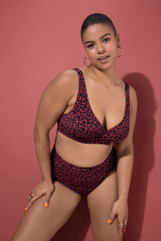 Бански горнище с леопардов принт