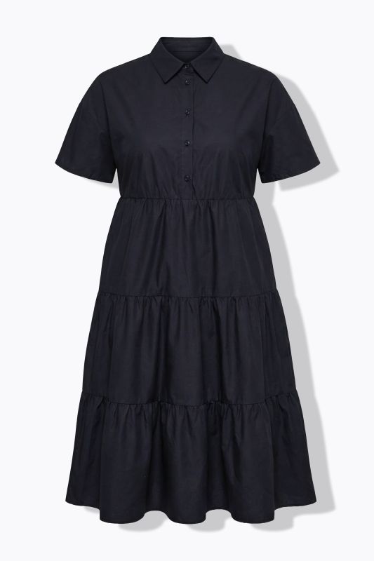 Рокля с разкроени акценти