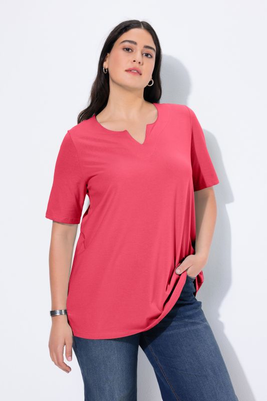 Essential Notch Neck Stretch Tee