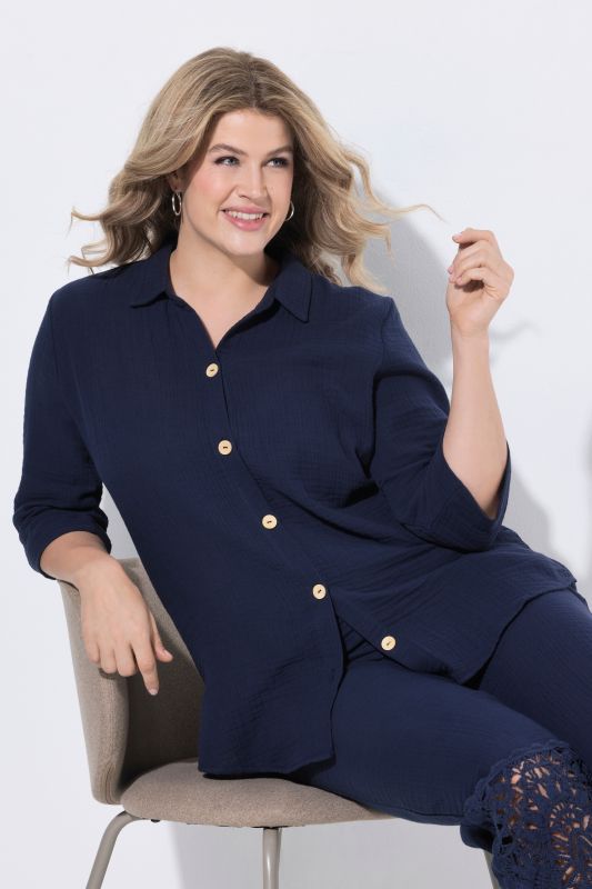 Риза от муселин с контрастни копчета