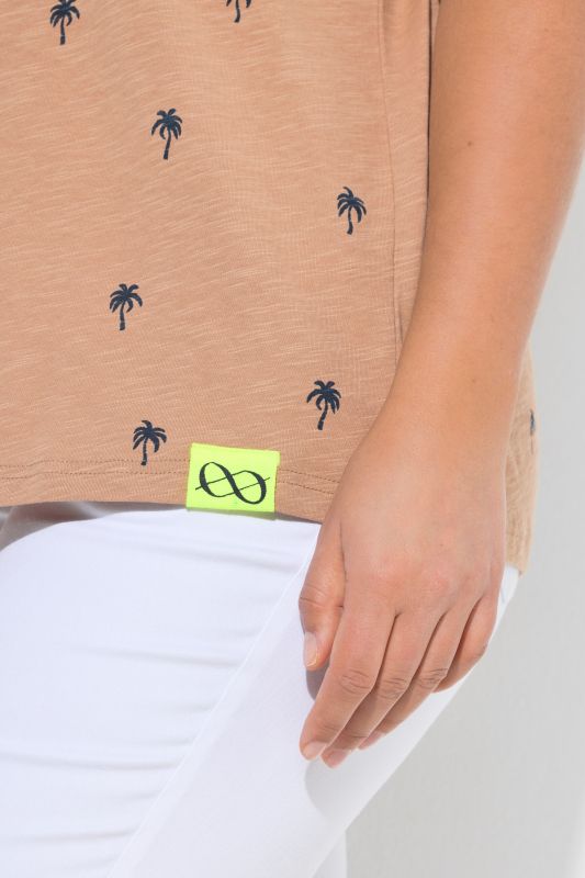 Тениска с принт на палми