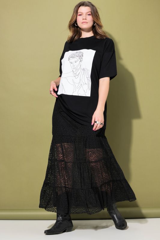 Пола с прозрачна дантела