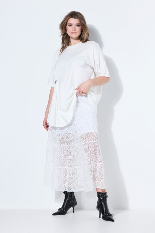 Пола с прозрачна дантела