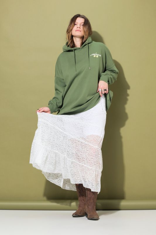 Пола с прозрачна дантела