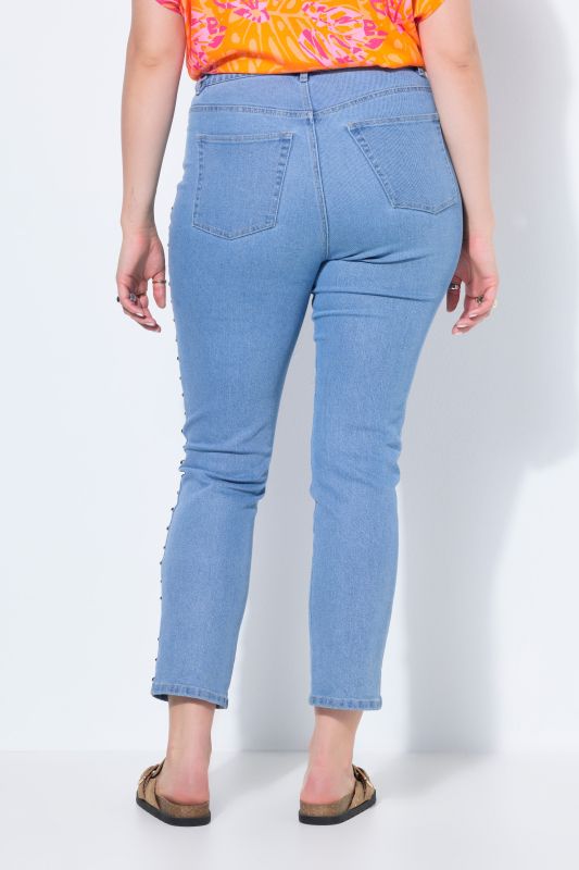 Дънки тип Mom с декоративен акцент