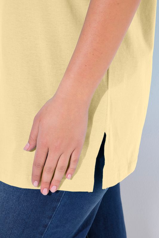 Basic V-Neck Relaxed Fit Short Sleeve Tee