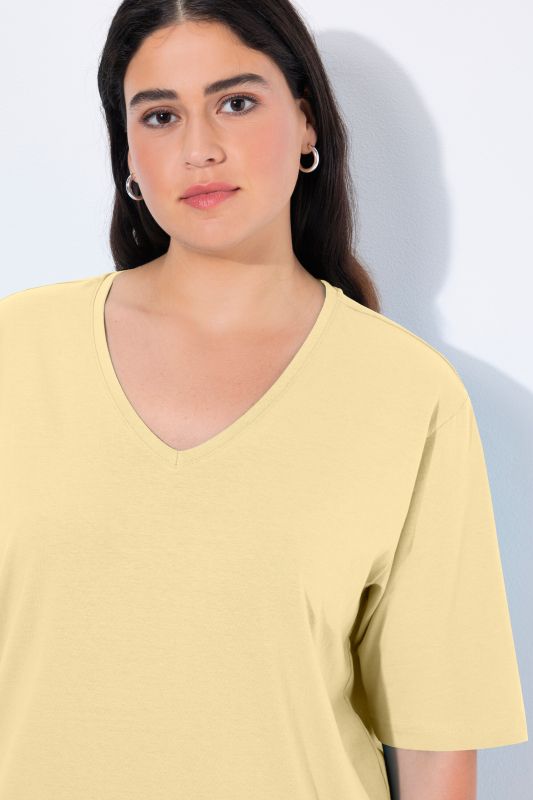 Basic V-Neck Relaxed Fit Short Sleeve Tee