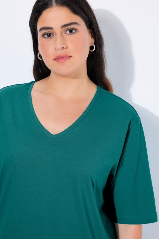 Basic V-Neck Relaxed Fit Short Sleeve Tee