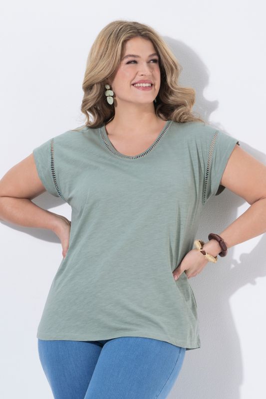 Тениска с V - образно деколте