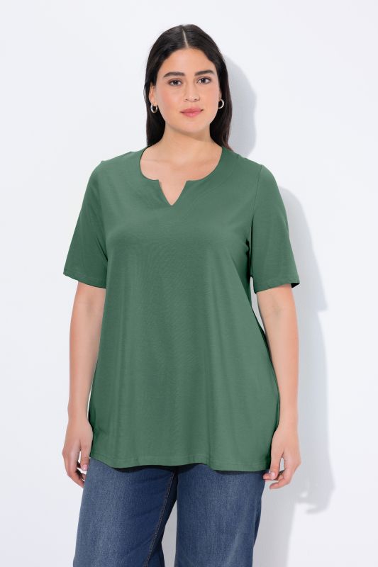 Essential Notch Neck Stretch Tee