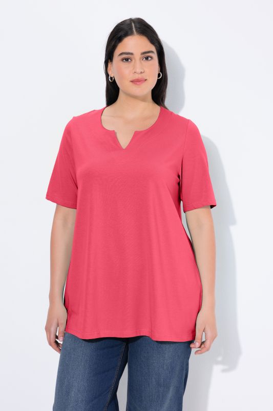 Essential Notch Neck Stretch Tee