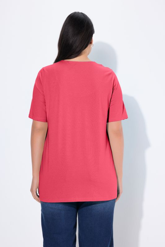 Essential Notch Neck Stretch Tee