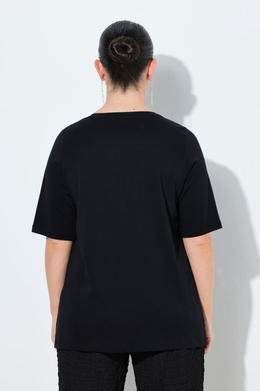 Тениска с бродирани акценти