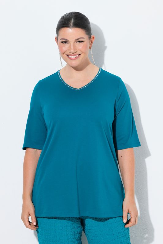 Тениска с бродирани акценти