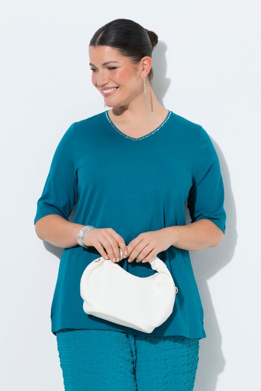 Тениска с бродирани акценти