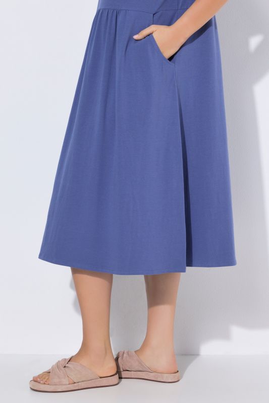 Рокля с къси ръкави