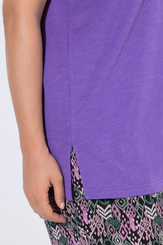 Wing Sleeve V-Neck Tee