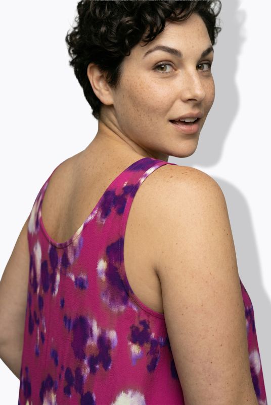 Рокля с абстрактен флорален принт