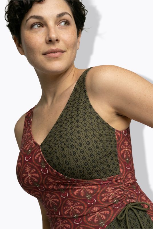 Бански тип прегърни ме с бохо принт