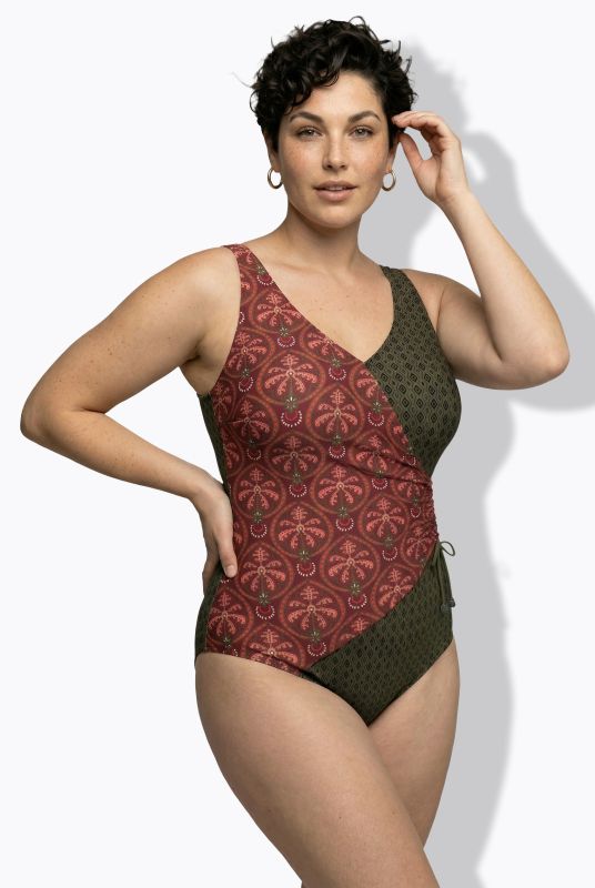 Бански тип прегърни ме с бохо принт