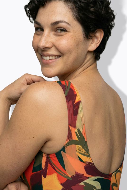 Бански с есенни листа