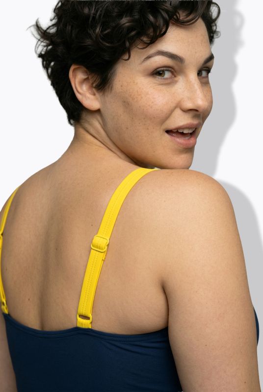 Бански с принт на лимони