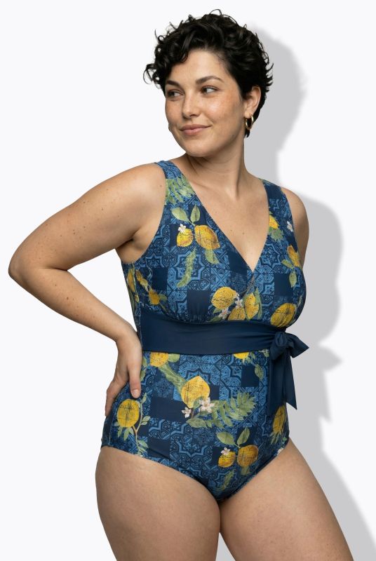 Бански с мозаечен принт на лимони