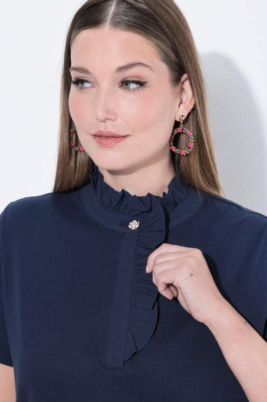 Тениска с къдраво деколте