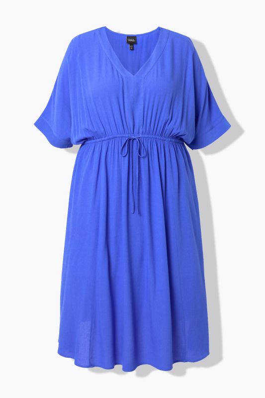 Рокля с акцент на талията