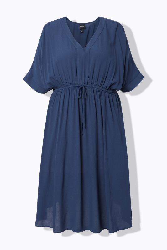 Рокля с акцент на талията