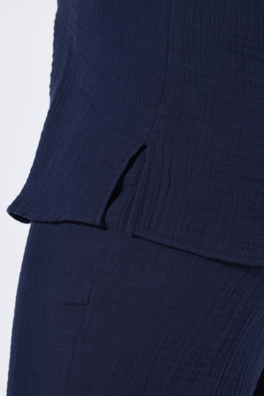 Риза от муселин с контрастни копчета