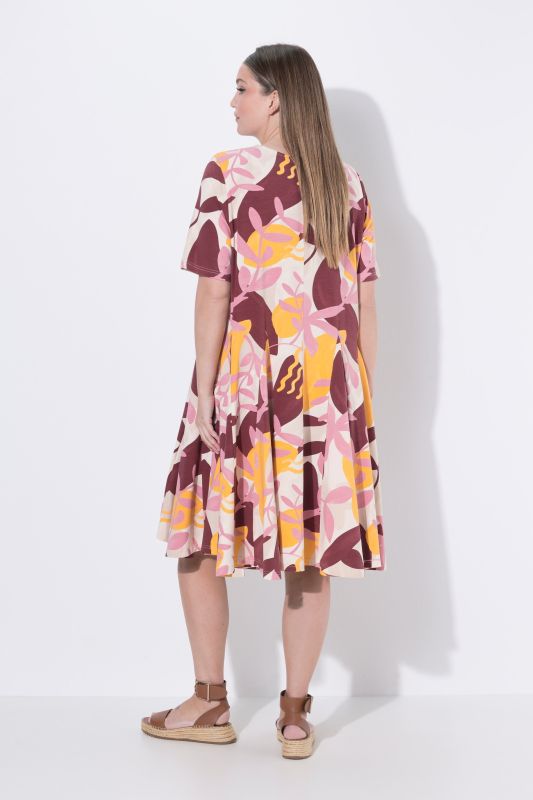 Рокля с плисиран акцент