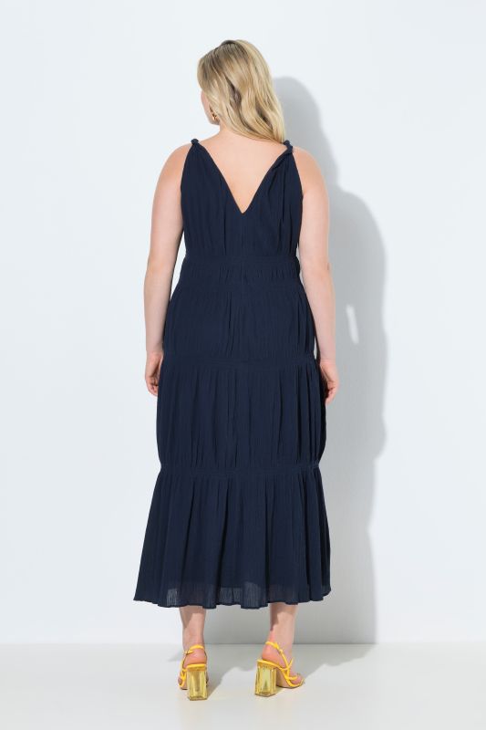 Рокля с шевови акценти