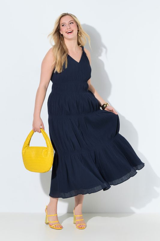 Рокля с шевови акценти