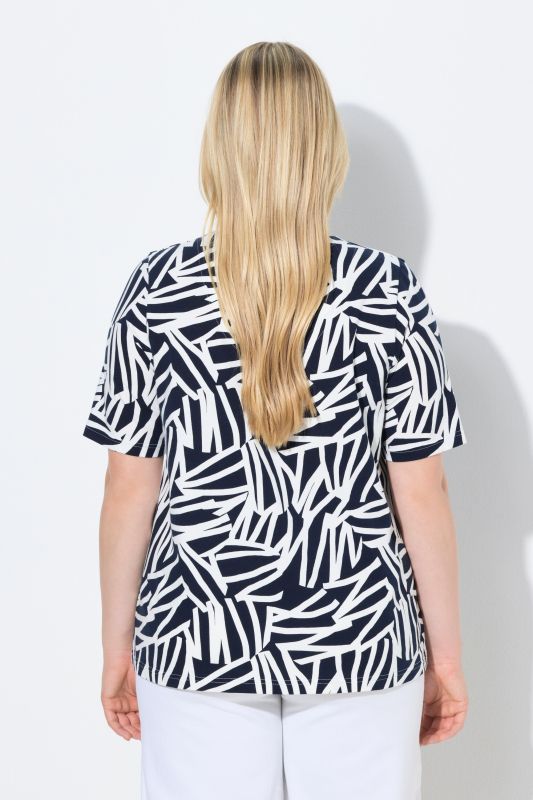 Тениска с абстрактен принт